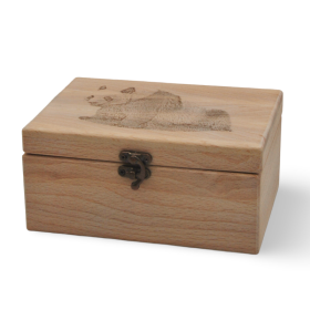 Coffret en hêtre avec une gravure de panda. Des grenouilles en boites fabrication française et artisanale. rangement de bureau