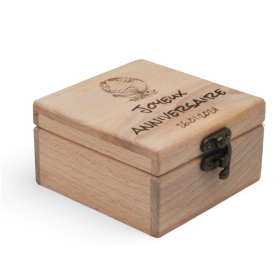 Petite en bois avec une personnalisation: gravure joyeux anniversaire. Fabrication français. Coffret en hêtre